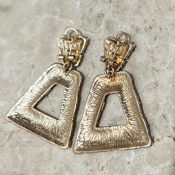 Zara Geometric Textured Earrings - Picture 4 of 5